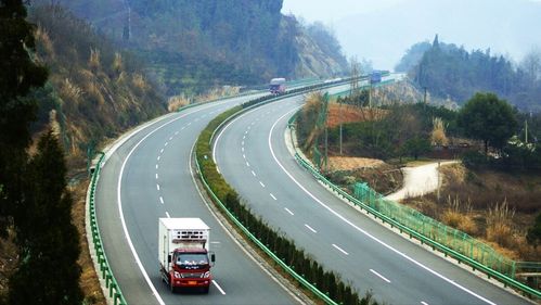 為何美國公路建設(shè)會埋入廢舊輪胎？環(huán)保隱憂還是創(chuàng)新之舉？